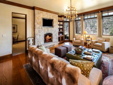 Six Bedroom Luxury Sleeps 14 Guests Close to Downtown Aspen